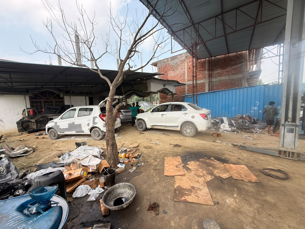 Car dent repair work being done at Lucky Automobile Jaunpur